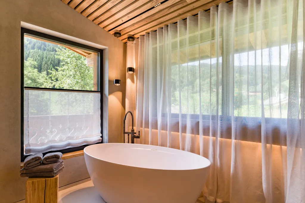 Salles de bain - Luxury Chalet with Indoor/Outdoor Pools in Reith
