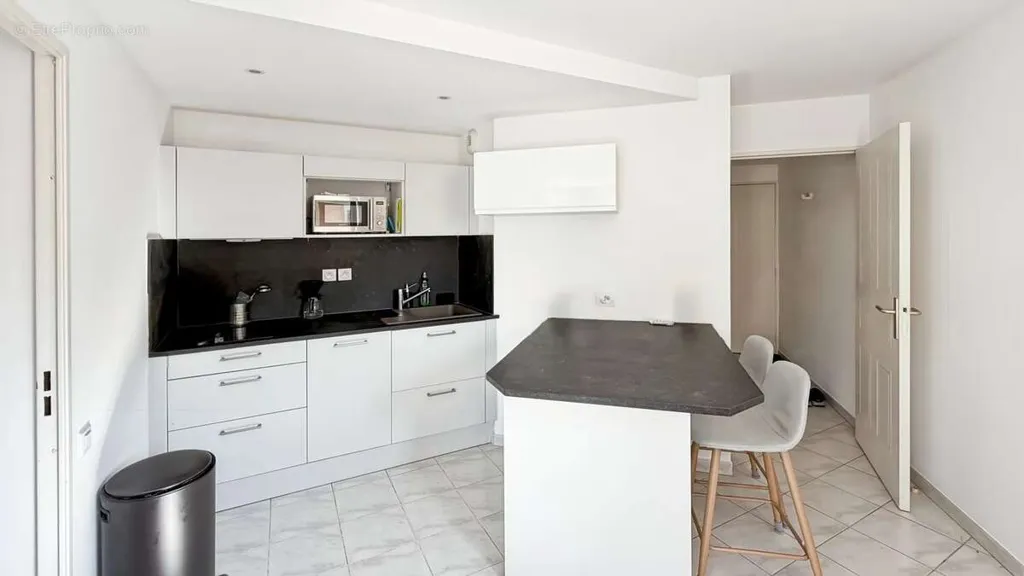 Köök - 2-Bedroom Apartment with Pool in Golfe-Juan