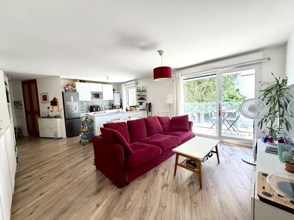 Séjour - Appartement avec Balcon et Parking à Romainville