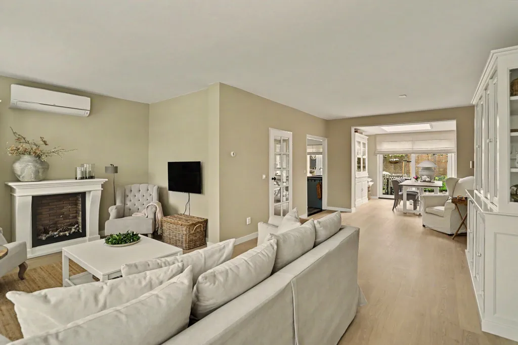 Séjour - Modernised Two-Storey House with Garden in De Elst