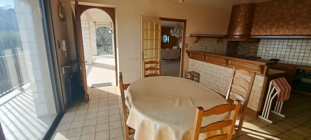 Salle à manger - Maison avec Vue Dégagée sur les Hauteurs d'Objat