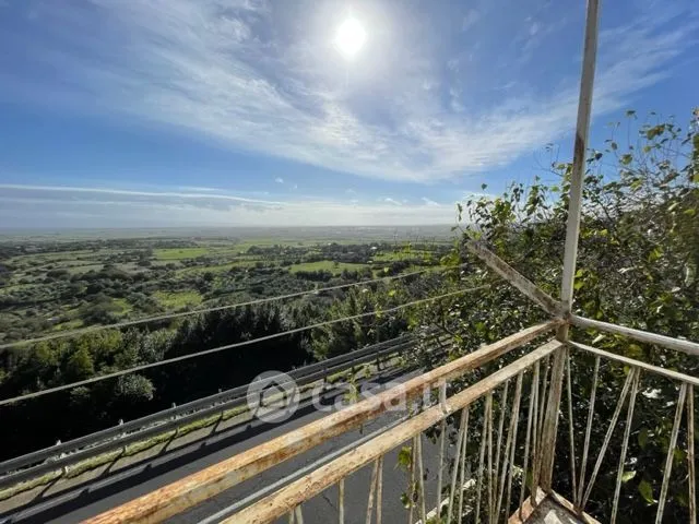 Balcon - Ground Floor Apartment with Garden in Macomer