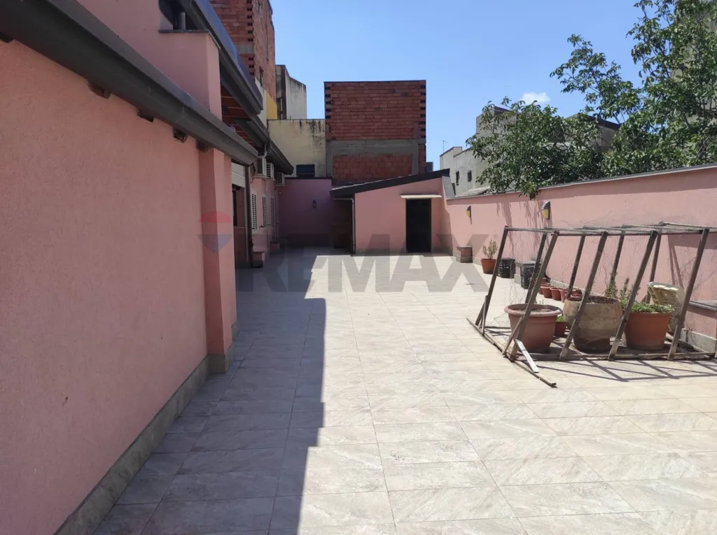 Aed - Independent House with Terrace in Paterno'