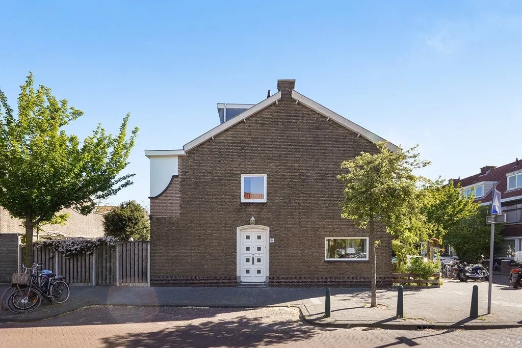 4-toaline maja asukohas Den Haag