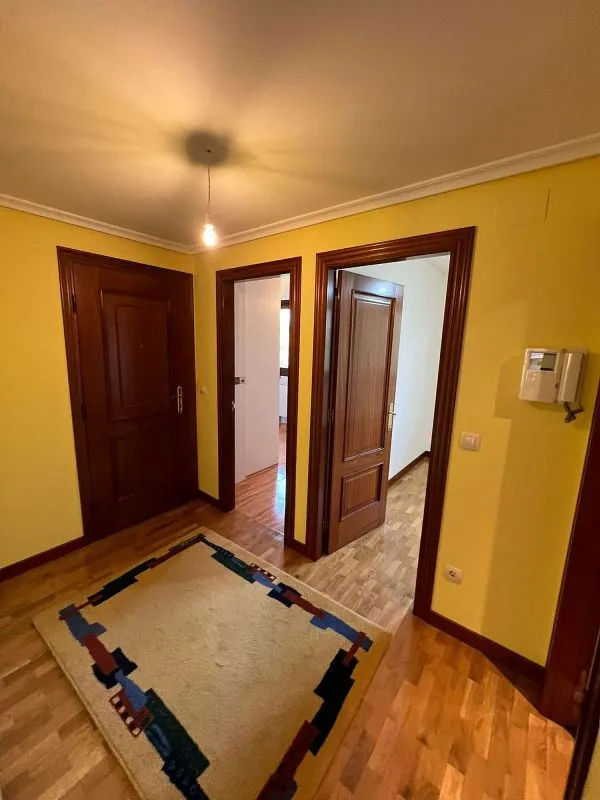 Esik - Duplex with Ascender in Nava