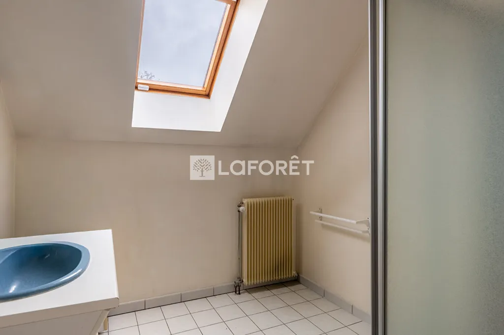 Salles de bain - Maison Familiale avec Jardin près de Conflans-Sainte-Honorine