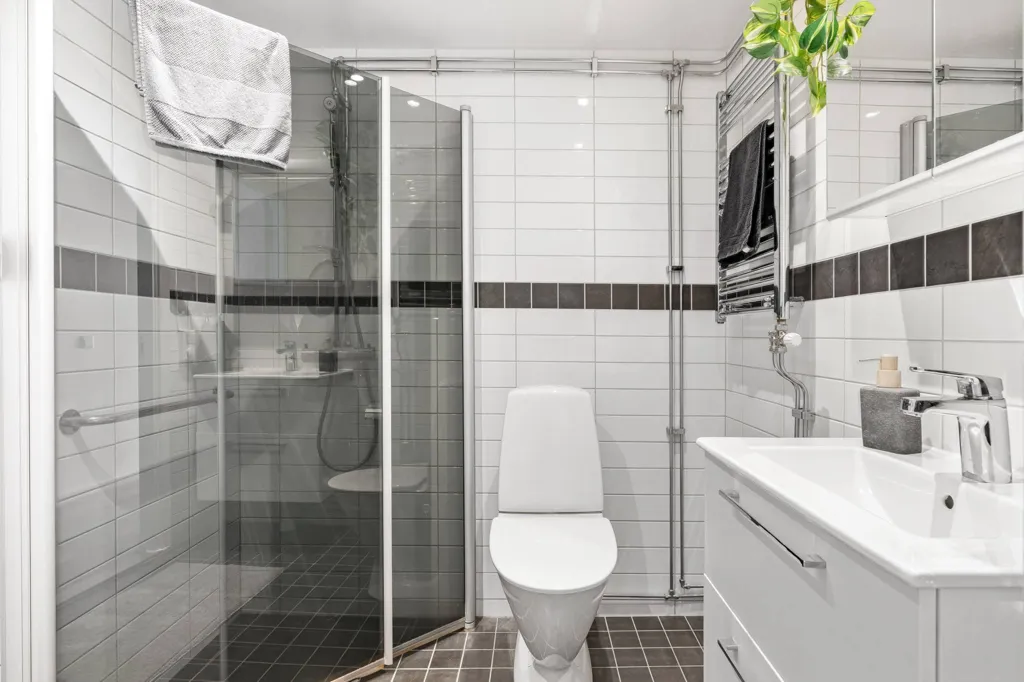 Salles de bain - Renovated Penthouse with Balconies in Grindtorp
