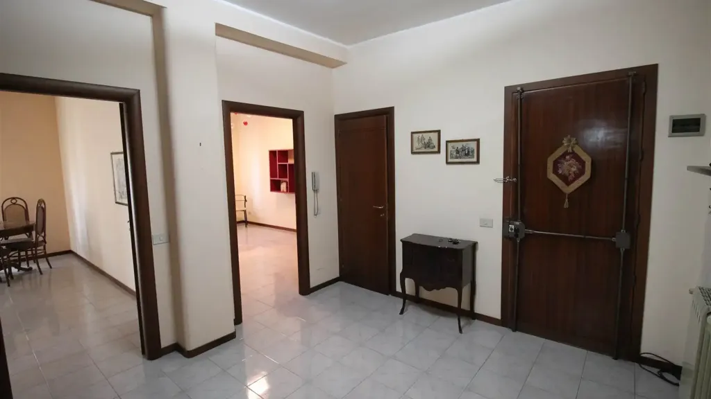 hallway_entrance