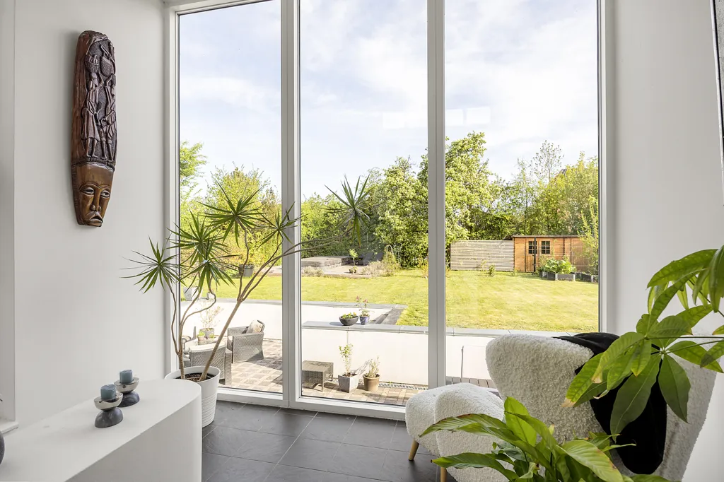Living Room - 1952 Villa with Garden in Gentofte