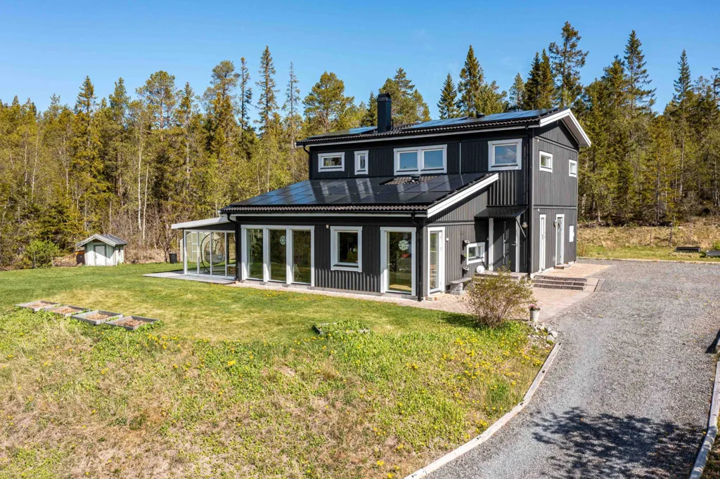 Välivaade - 2-Storey Villa with Lake View on Frösön