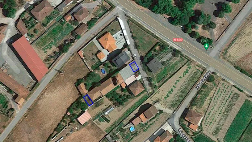 Õhuvaade - Rustic Plot with Incomplete Building in Trasmiras
