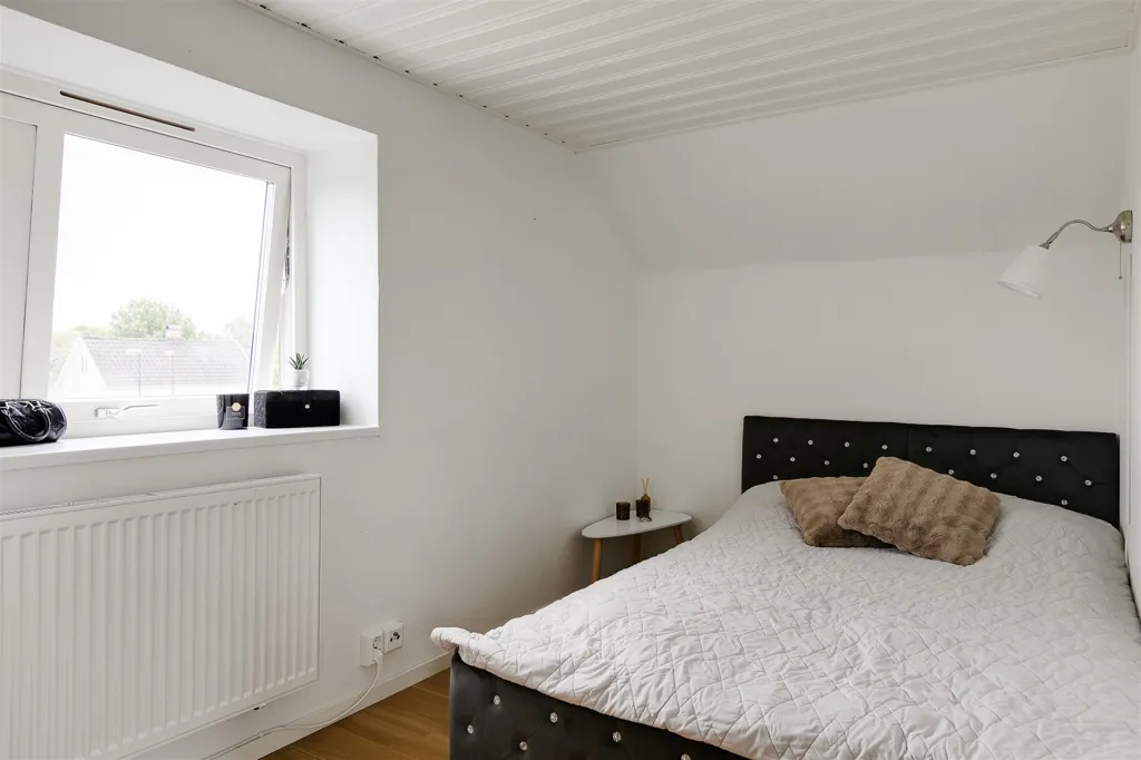 Bedrooms - Modernised Villa with Guesthouse in Malmö