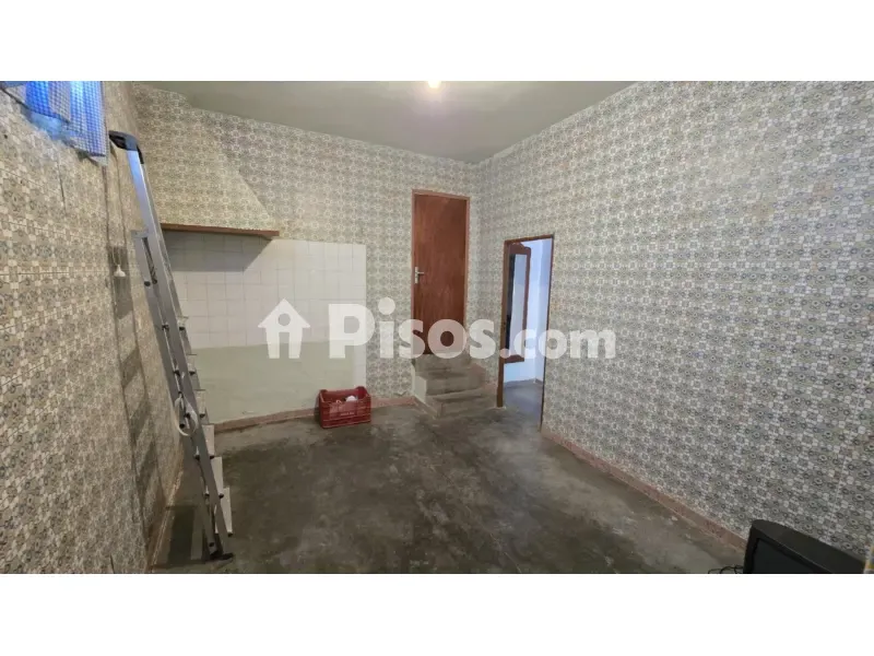 Pièces - Two-Storey House with Patio in Aliseda