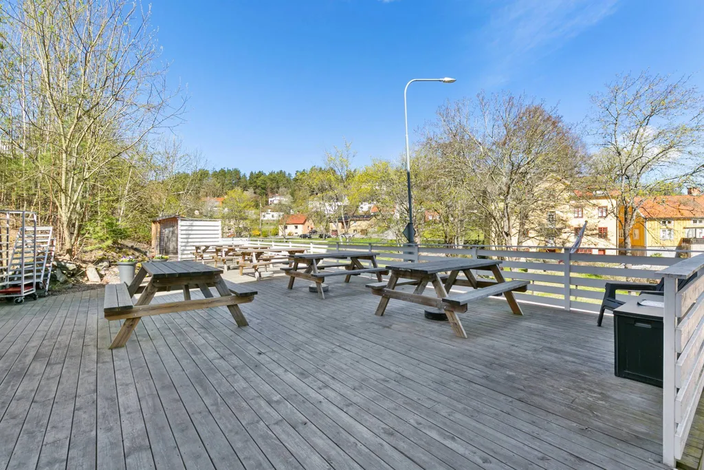 Terrass - Mixed-Use Property with Harbour View in Valdemarsvik
