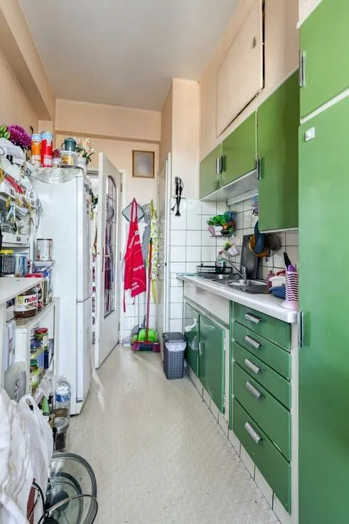 Kitchen - Apartment with Canal View in Antwerp