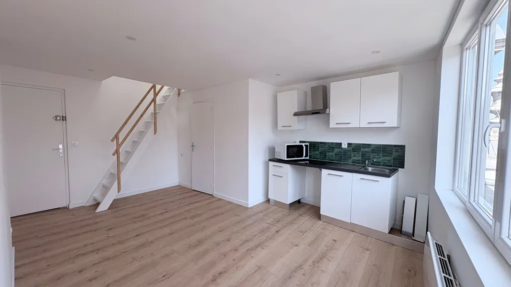 Köök - Refurbished Studio with Balcony in Lille