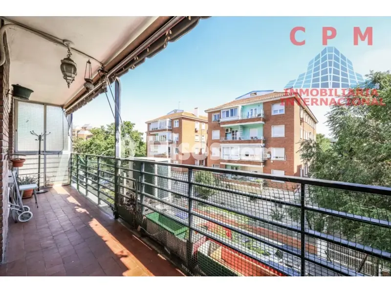 Balcone - Unfurnished Flat with Terrace in Chamartín