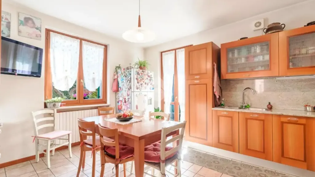 Söögituba - Rustic Villa with Garden in Lazise