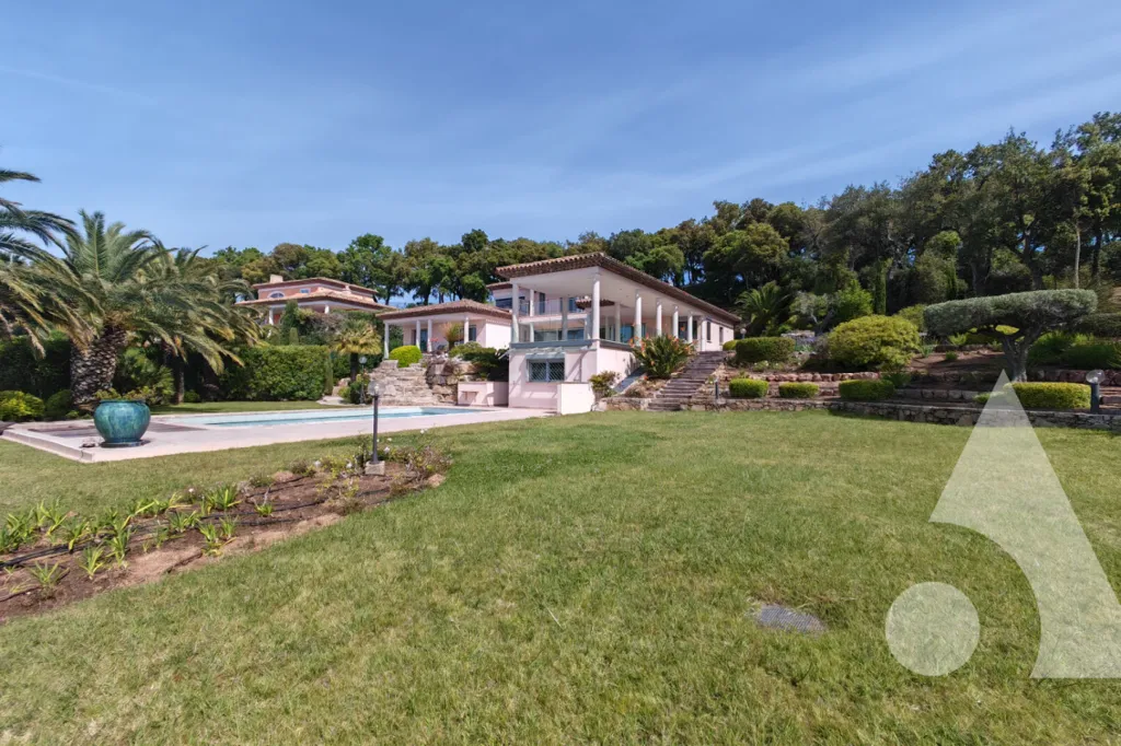 Jardin - Villa avec Vue Mer Panoramique à Sainte-Maxime