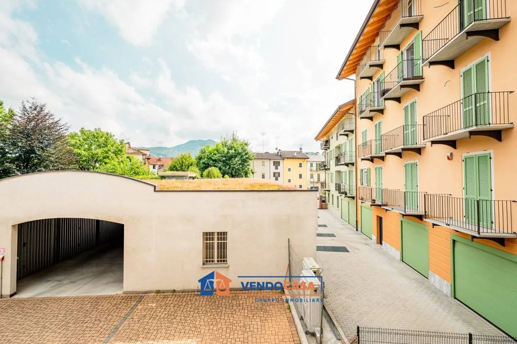 Garage - Apartment with Balcony in Boves Centre