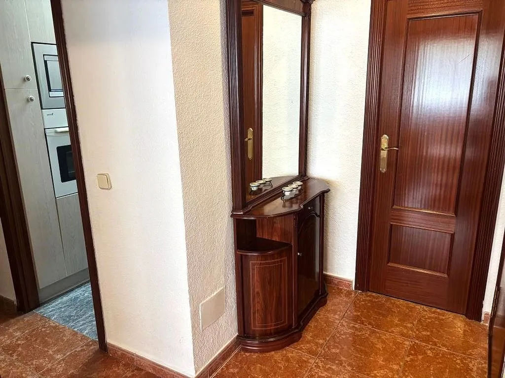 Ingresso - Two-Bedroom Flat with Metro Access in San Lorenzo