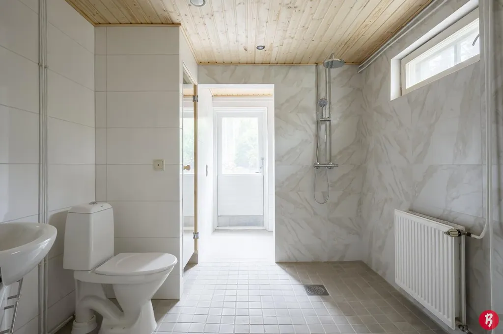 Vannitoad - Architect-Designed Home with Sauna in Sykärä