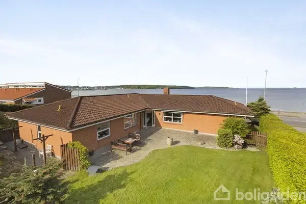 Aed - Villa with Fjord View in Aabenraa