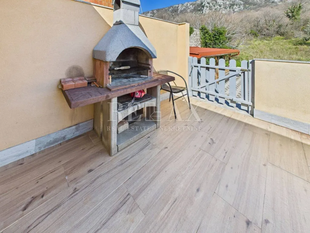 Terrass - Traditional House with Pool in Bribir