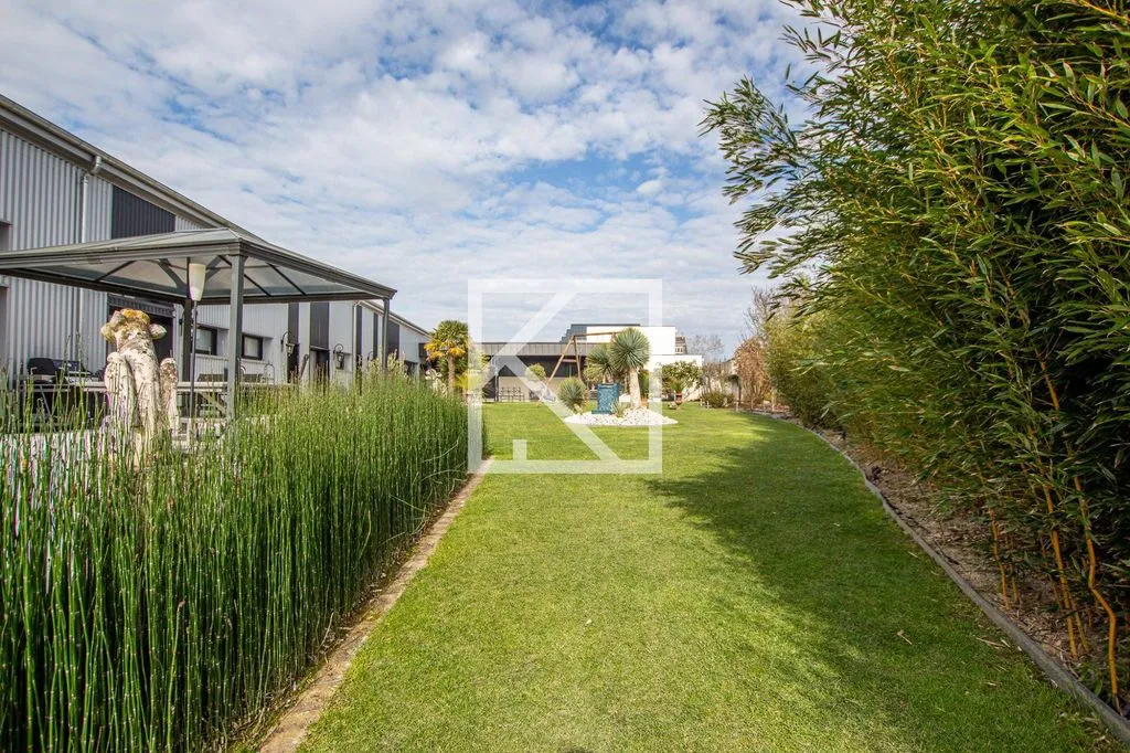 Aed - Luxury House with Indoor Pool near Angers