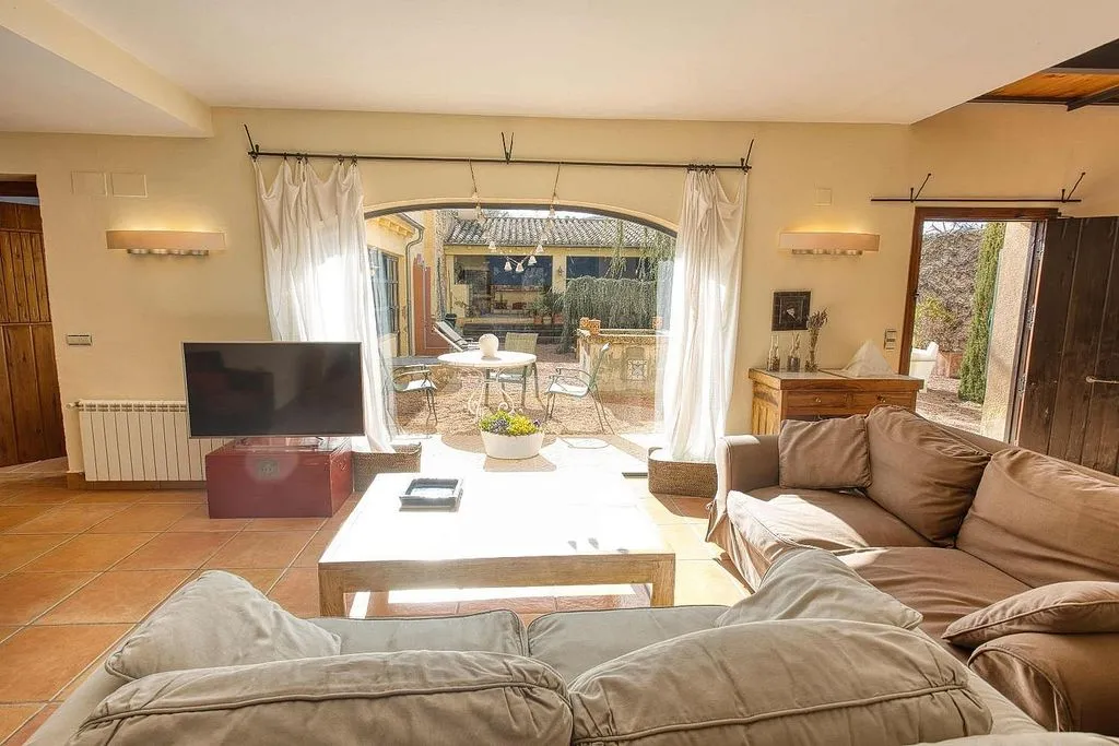 Elutuba - Restored Chalet with Olive Grove in Castalla