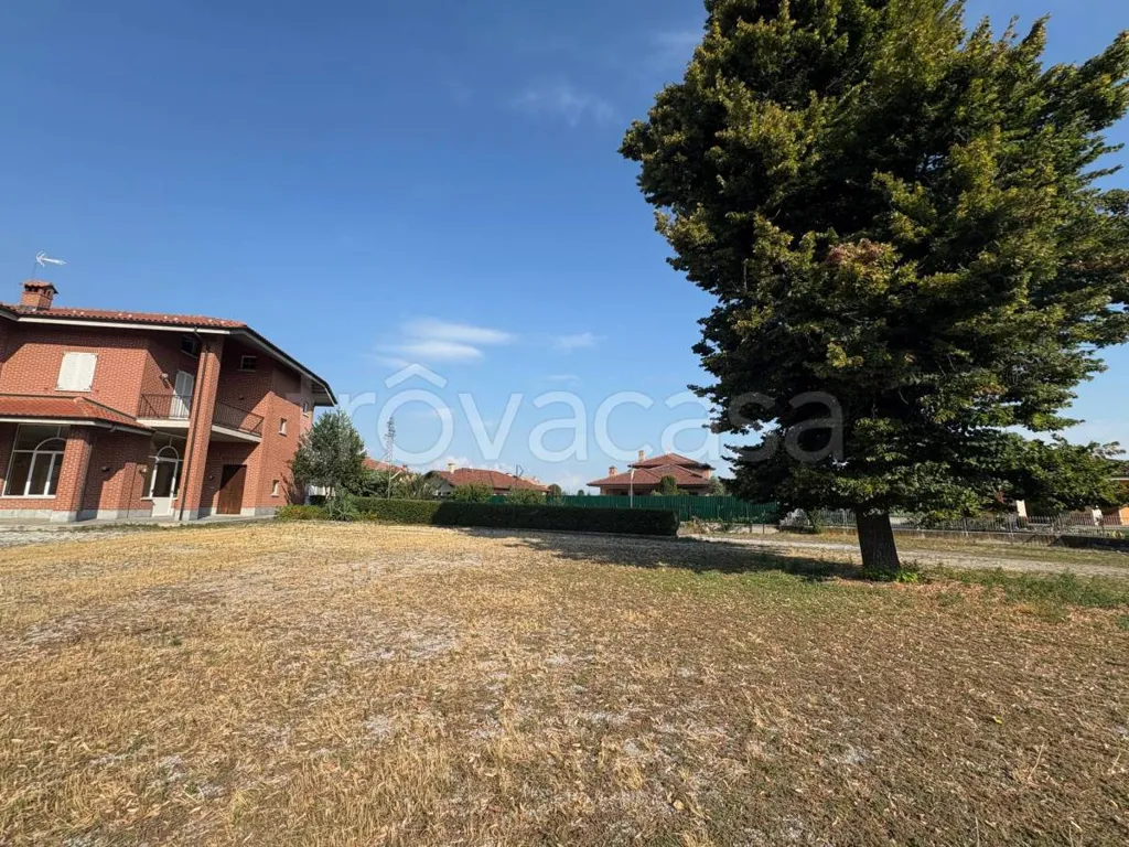 Jardin - Bifamiliar Villa with Commercial Space in Fossano