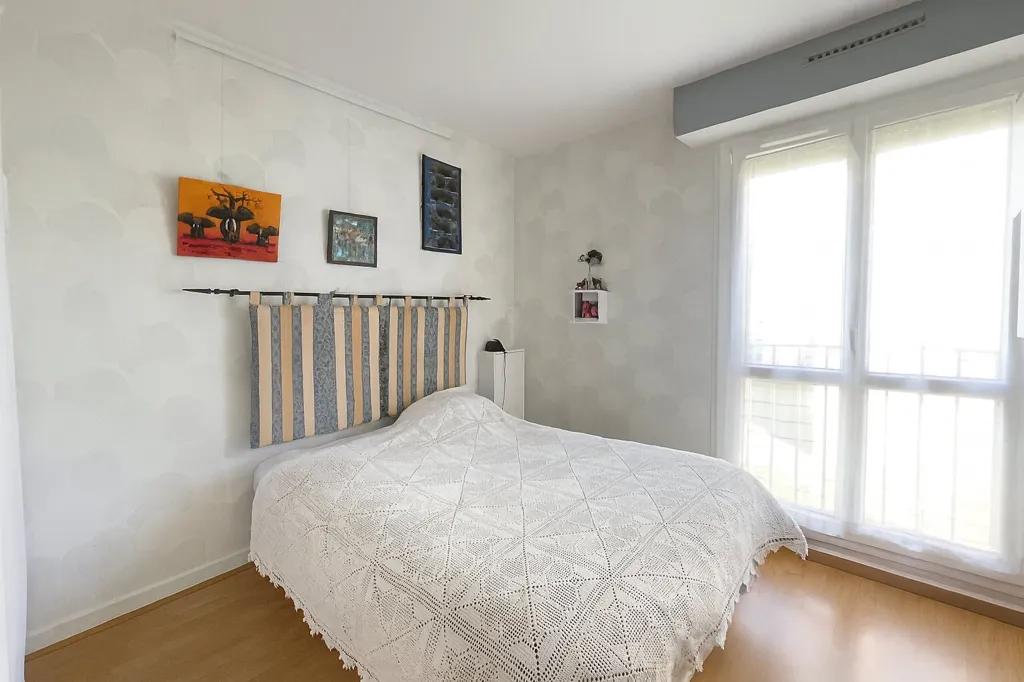 Chambres - Appartement 3 Pièces avec Parking à Dijon