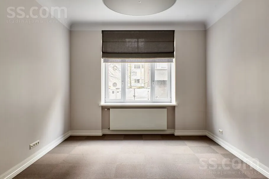 Pièces - 2-Bedroom Apartment with Historic Charm in Riga Centre