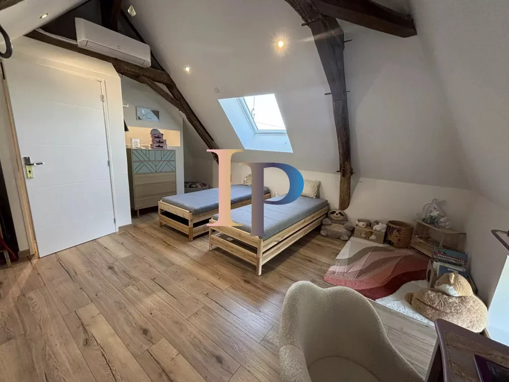 Pièces - Maison en Pierre Rénovée avec Piscine près de Charlieu