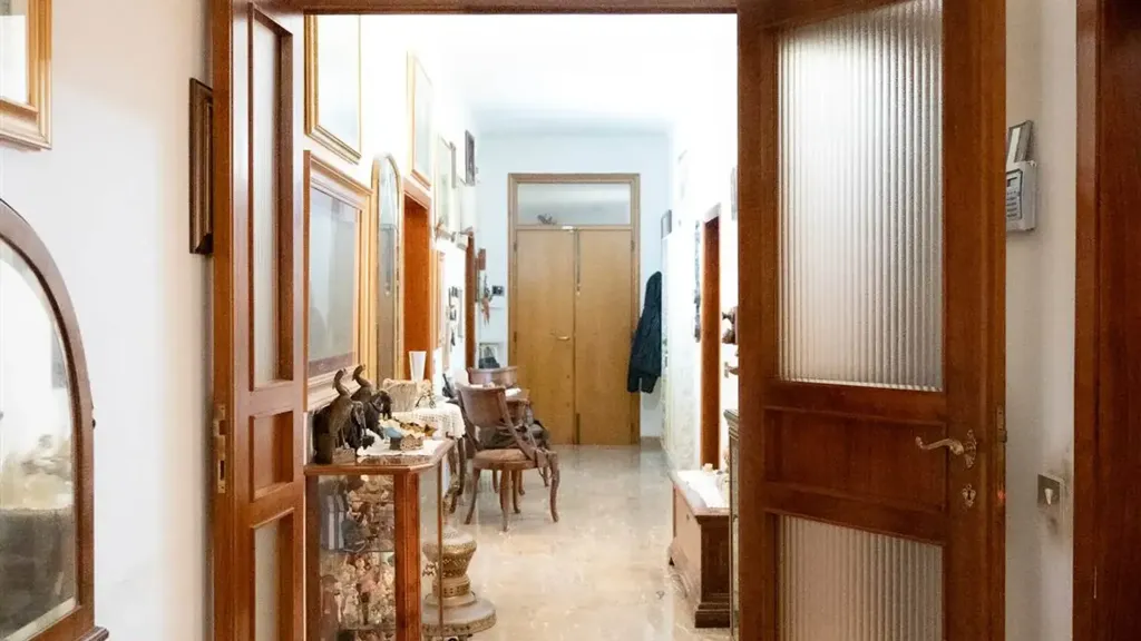 Esik - Spacious Apartment with Terraces in Calenzano