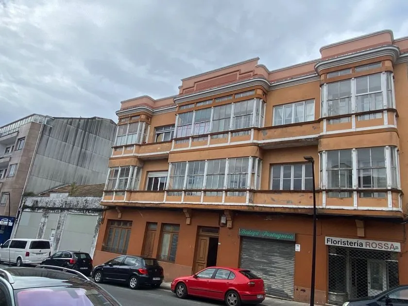 Extérieur - Development Opportunity with Three Urban Plots in Lalín
