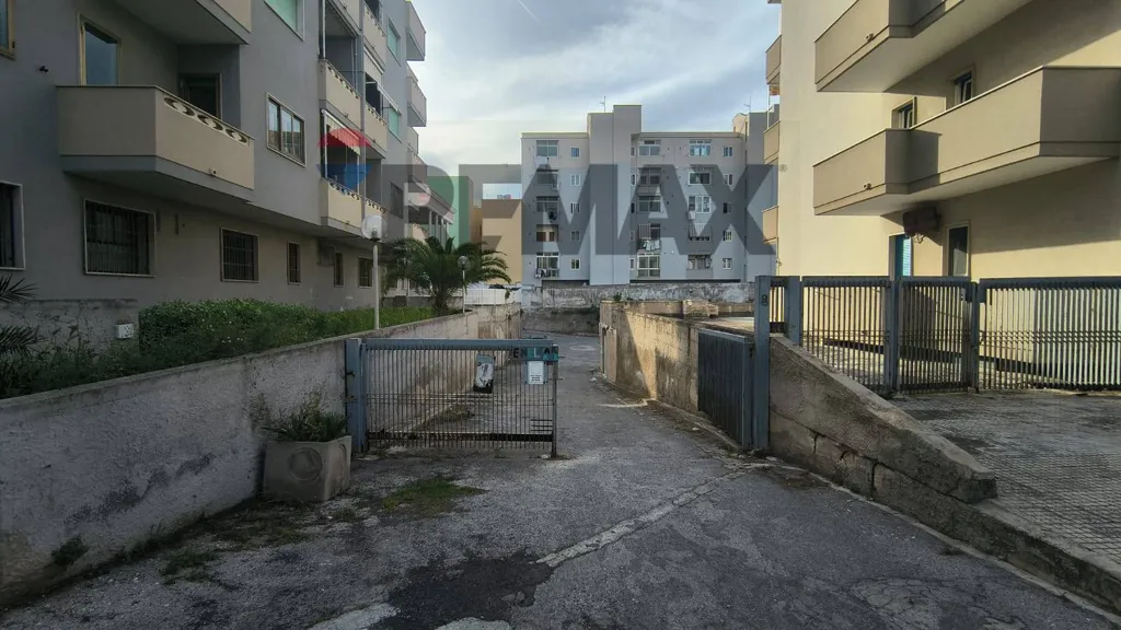 Aed - Large Warehouse near Stadio in Monopoli
