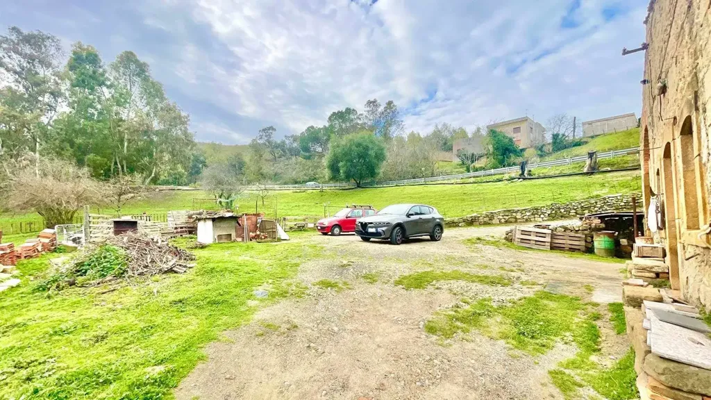Aed - Rustic Villa with Private Garden in Enna
