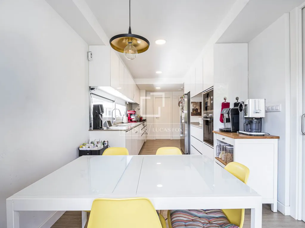 Söögituba - Apartment with Pool and Terrace in Sant Cugat