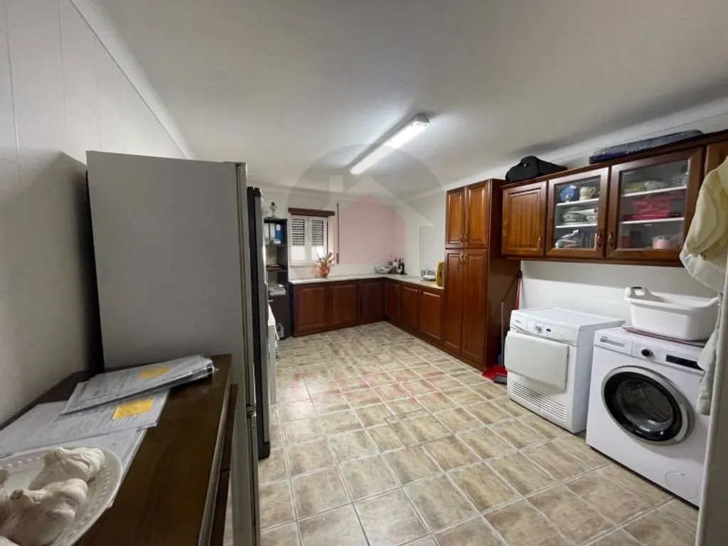 Utility Room - Luxury House with Pool in Almeirim
