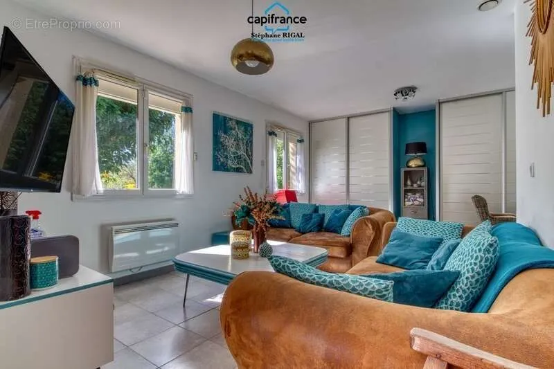 Séjour - Maison avec Piscine et Jardin à Saint-Sylvestre-sur-Lot