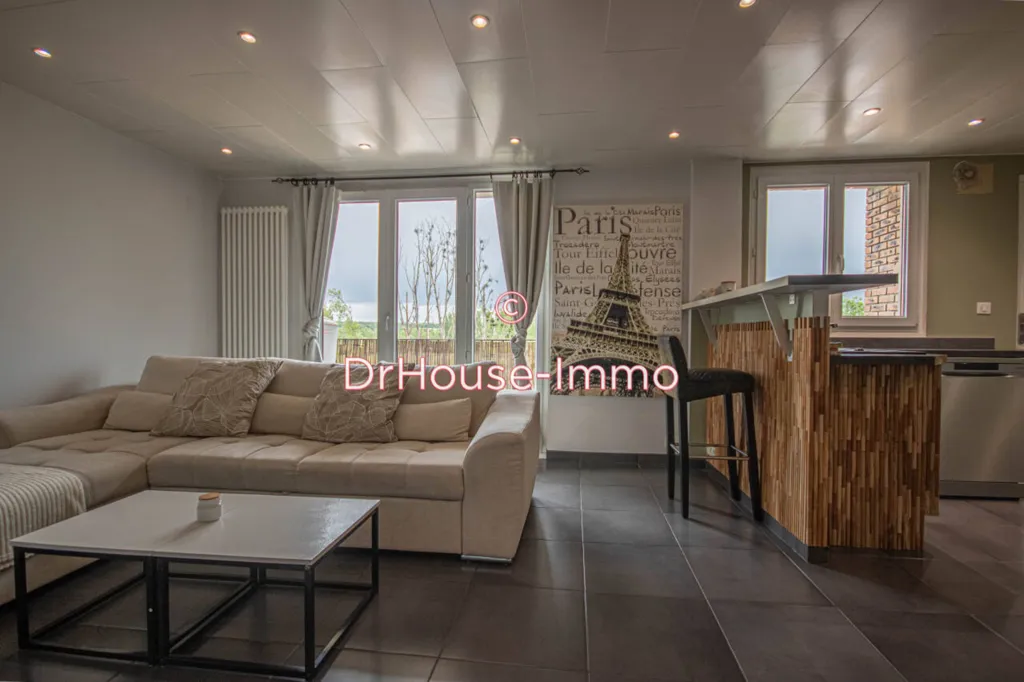 Elutuba - 3-Piece Flat with Balcony in Ivry-La-Bataille