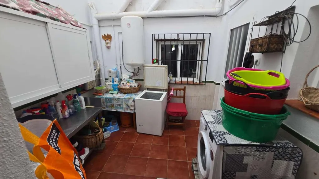 Pesuköök - Detached Villa with Pool in Alhaurín de la Torre