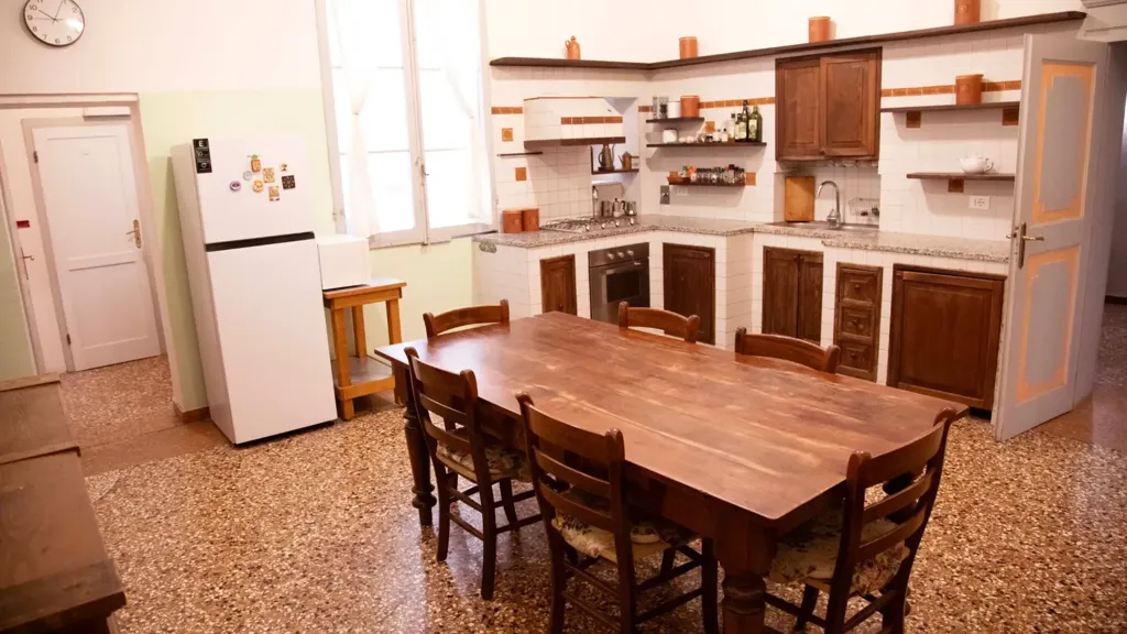 Salle à manger - Historic Apartment with High Ceilings in Bologna