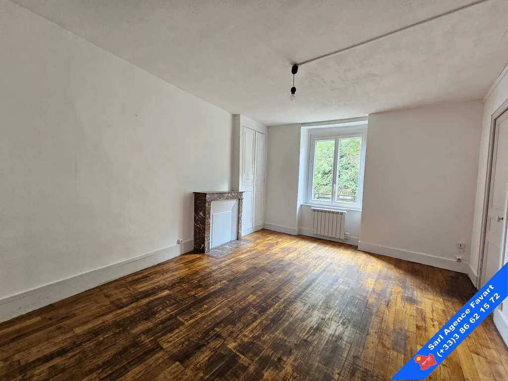 Pièces - Appartement avec Bureau au 1er Étage à St André
