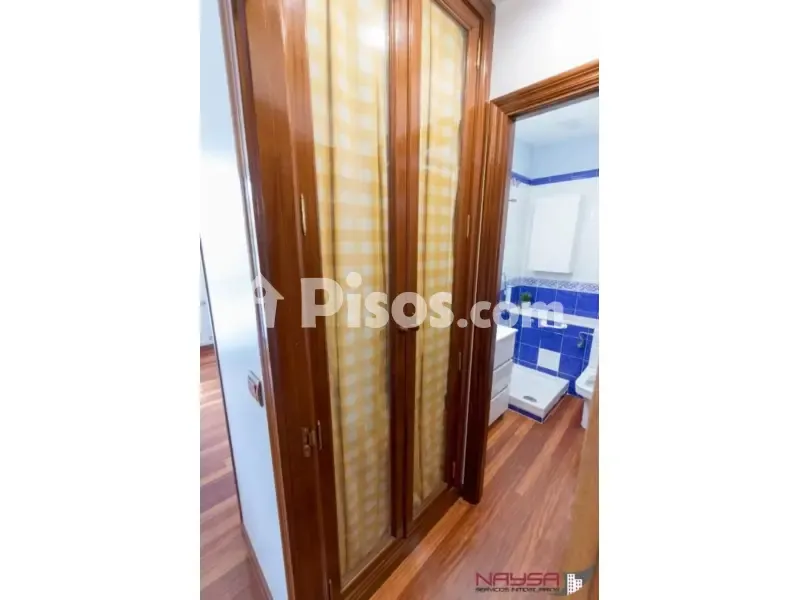 Entrée - Duplex with Balcony in Eduardo Dato Street