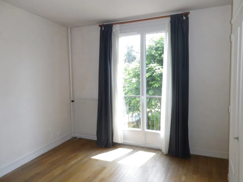 Zimmer - Bright 2-Bedroom Apartment with Garage in Angers