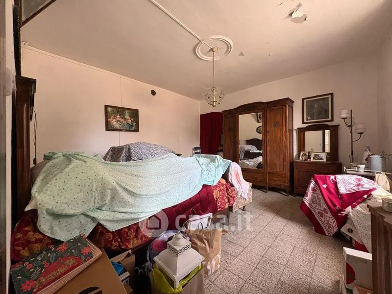 Chambres - Semi-detached Villa to Renovate in Caprile