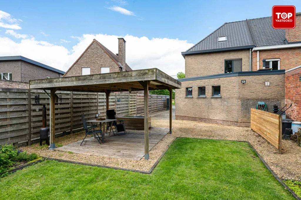 Half-Open House with Garden in Evergem
