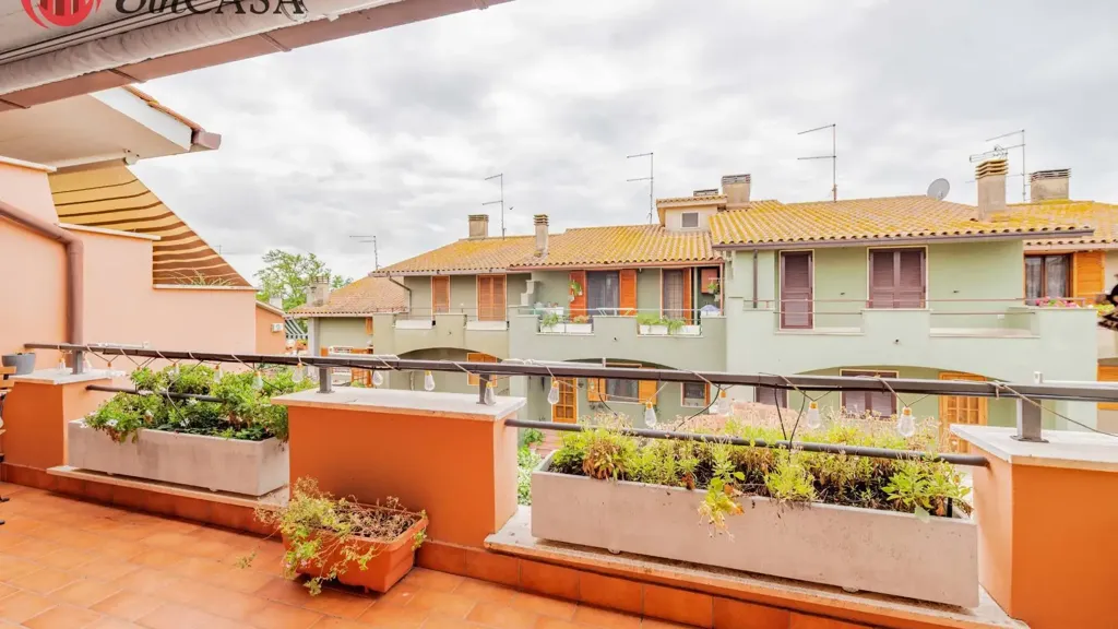 Rõdu - Rear-Accessioned Villa with Pool in Cerveteri
